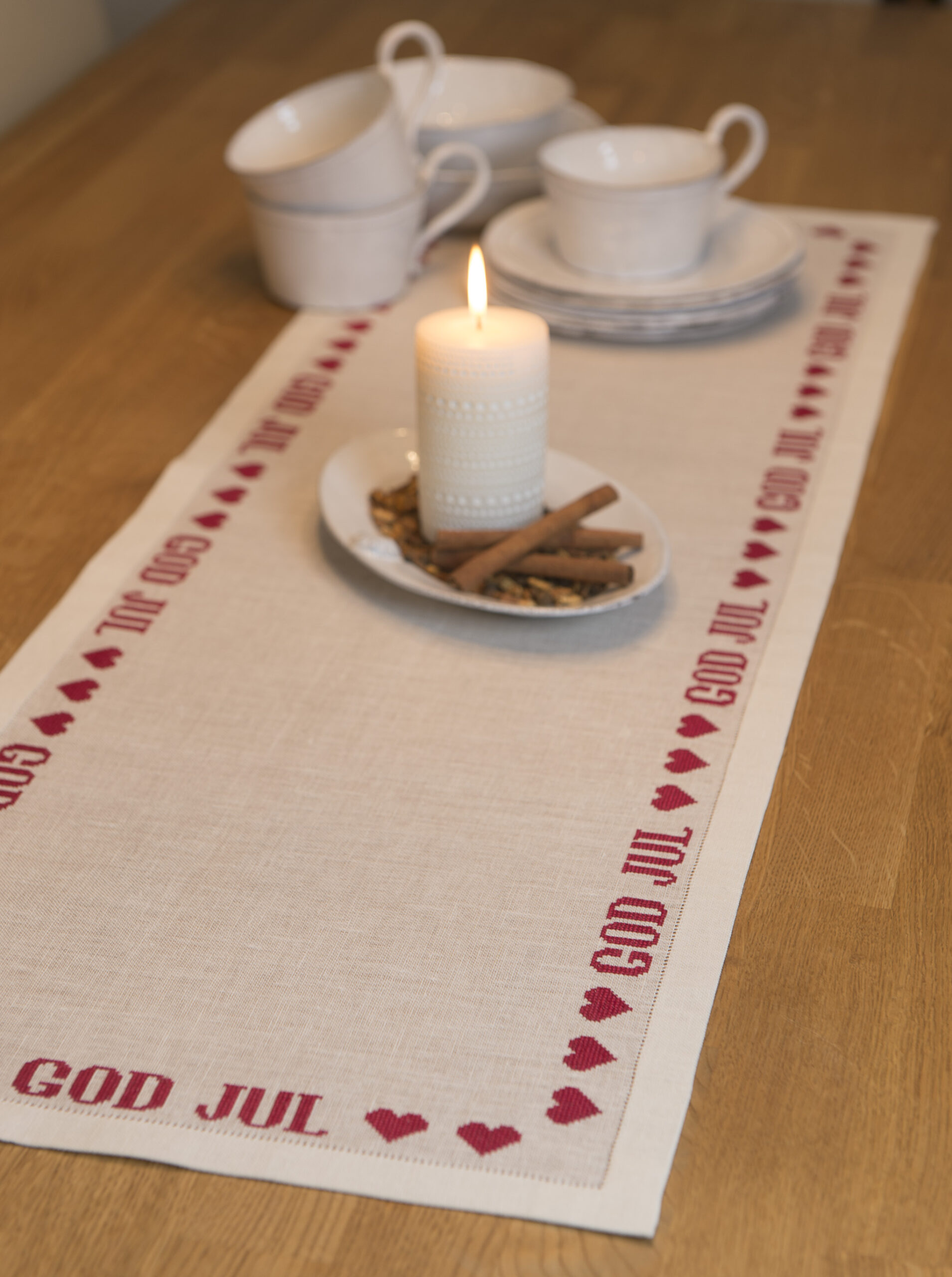 GOD JUL løper i lin, broderi materialpakke!