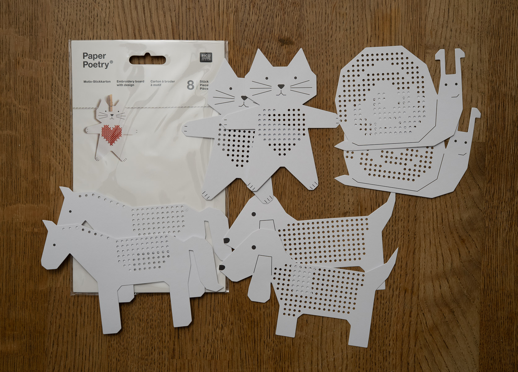 Paper Poetry - broderi for barn - katt, hund, hest og snegle