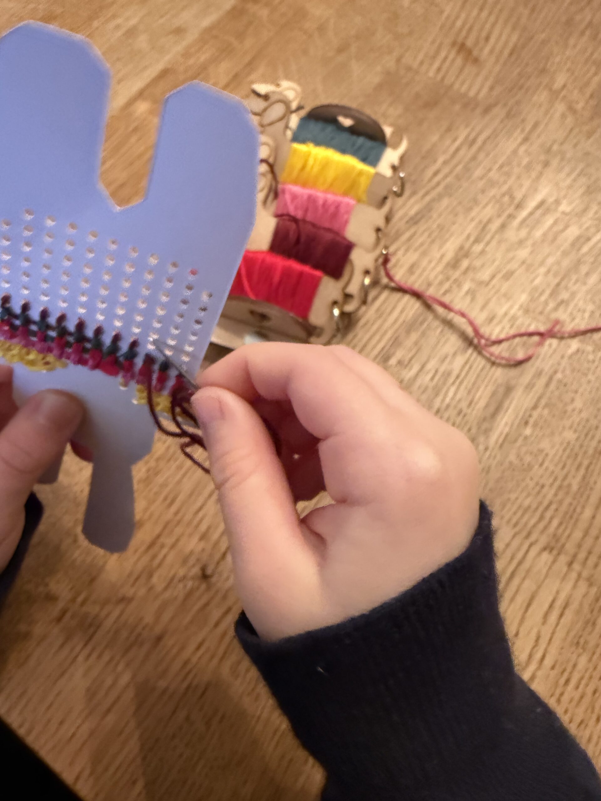 Garnvinsler - hundesett m/5 Dachshunder og stativ - Bilde 6