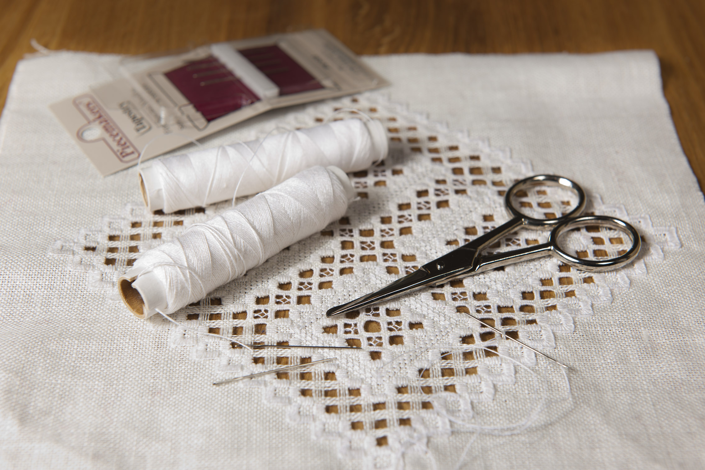 HARDANGERSØM tallerkendemper/liten brikke i lin, broderi materialpakke! - Bilde 8